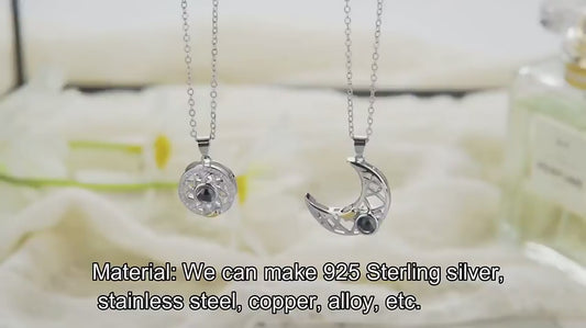 COLLAR SOL Y LUNA CON 100 IDIOMAS